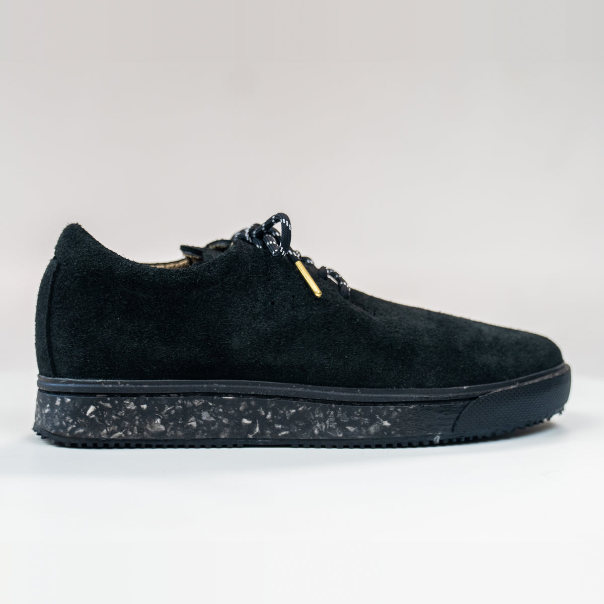 SUBTXT INDUSTRIES THE MACAW LOCAL - sustainable skate/golf shoe made with recycled Blumaka foam and premium leather.