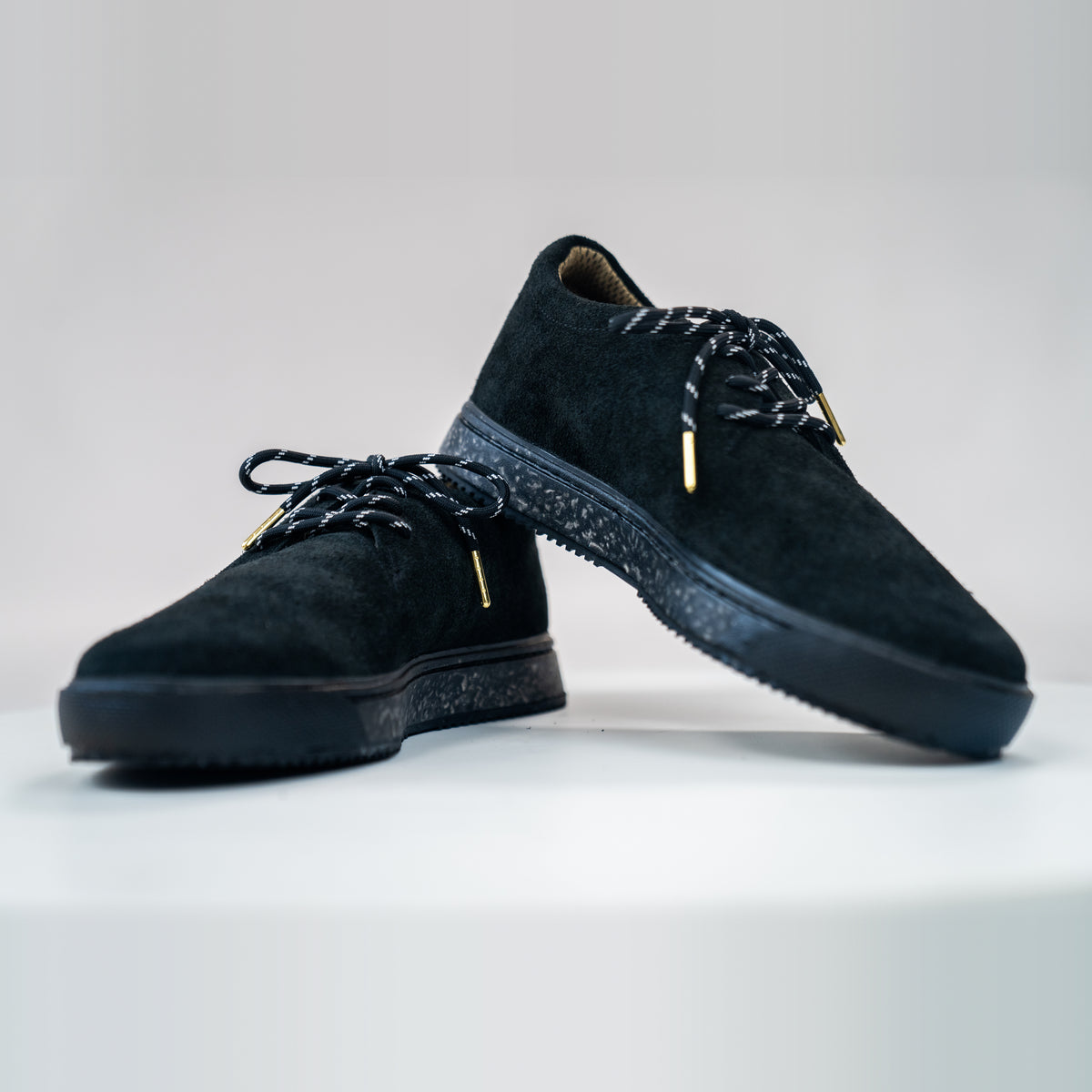 SUBTXT INDUSTRIES THE MACAW LOCAL - sustainable skate/golf shoe made with recycled Blumaka foam and premium leather.