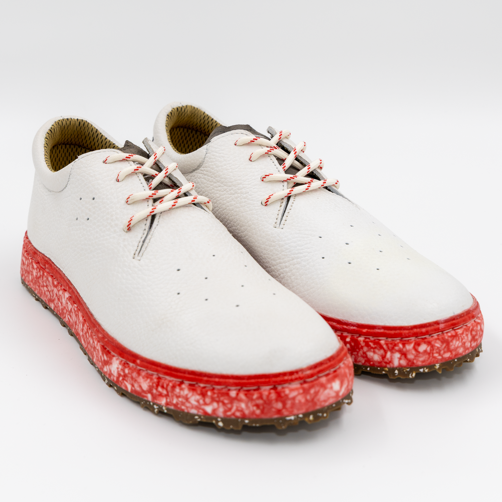 SUBTXT INDUSTRIES THE MACAW GOLF - sustainable skate/golf shoe made with recycled Blumaka foam and premium leather.