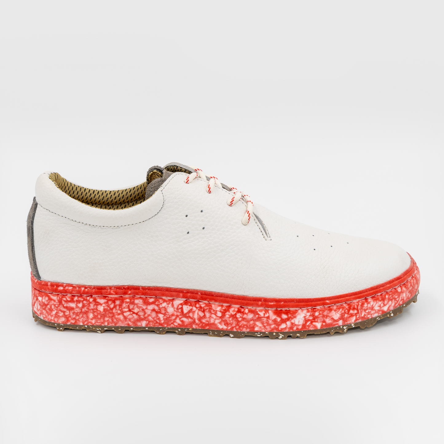 SUBTXT INDUSTRIES THE MACAW GOLF - sustainable skate/golf shoe made with recycled Blumaka foam and premium leather.