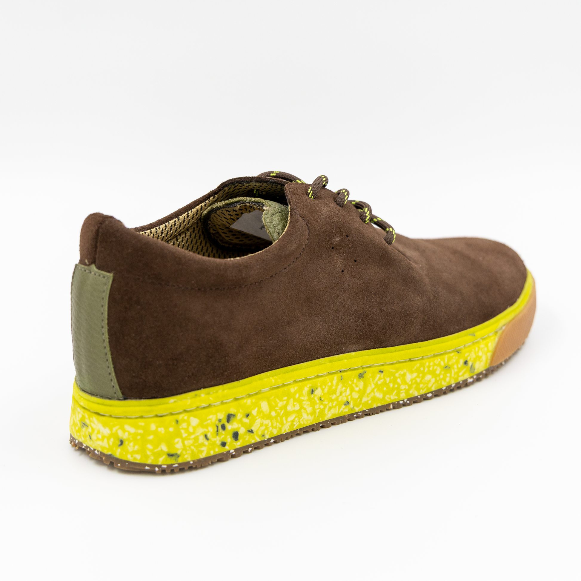 SUBTXT INDUSTRIES THE MACAW SKATE - sustainable skate/golf shoe made with recycled Blumaka foam and premium leather.